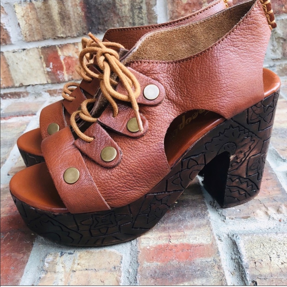 Free People Farrah Platform Heeled Clogs in Whiskey - Picture 6 of 11